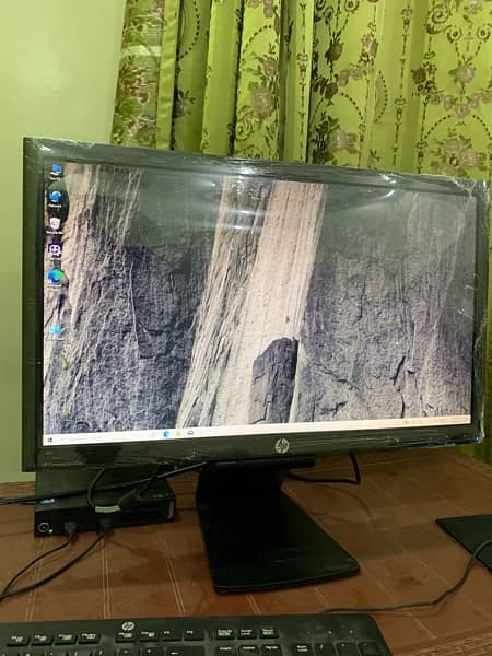 hp monitor 24 inch IPs display in fresh condition 3