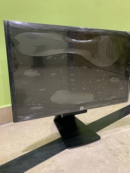 hp monitor 24 inch IPs display in fresh condition 4