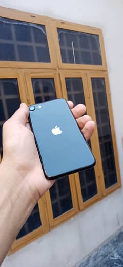 IPhone se 2020 jv 10/10 with box