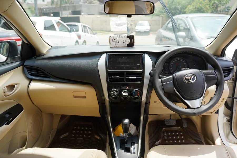 Toyota Yaris 2022 GLI CVT 1.3 AUTOMATIC 0