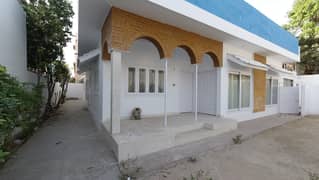 COMMERCIAL BUNGALOW FOR RENT 600 SQYARDS AT GULSHAN-E-IQBAL BLOCK 5
