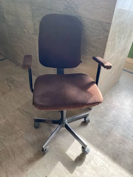 Total Office furniture 3
