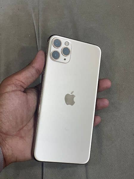1 phone apple 11 pro  best feature 3