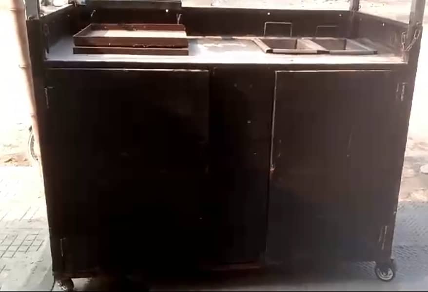 Hot plate and fryer counter 1