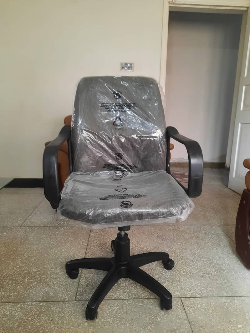 Office revolving chair in best price 1