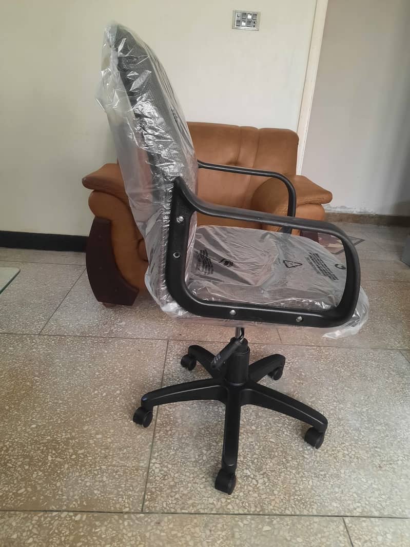 Office revolving chair in best price 2