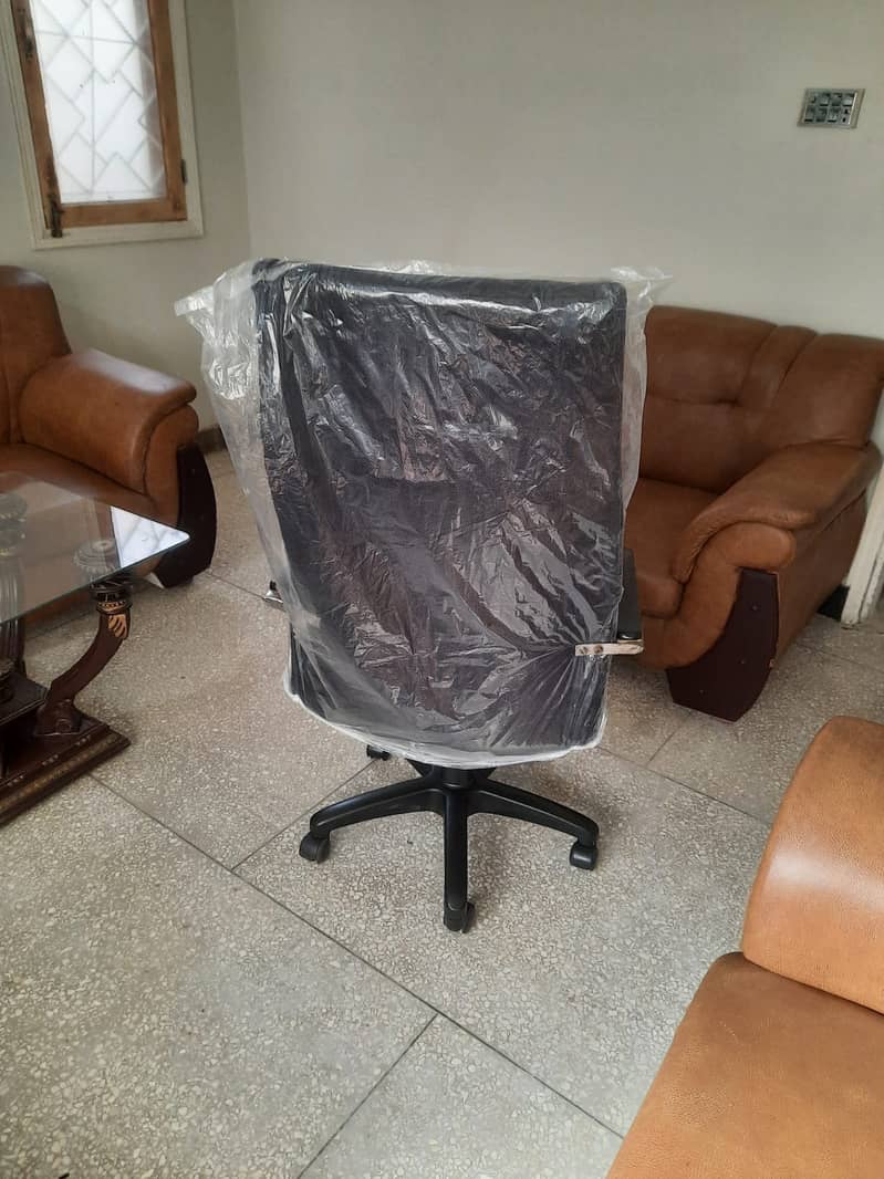 Office revolving chair in best price 3