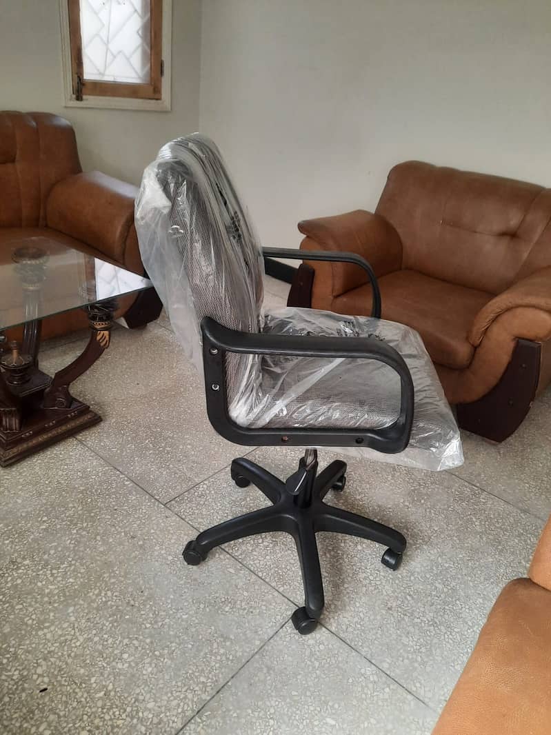 Office revolving chair in best price 9
