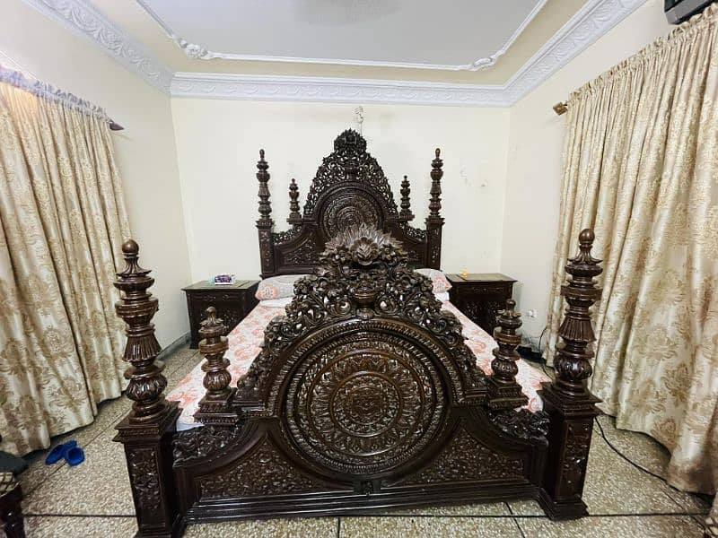 carved luxury bed 1