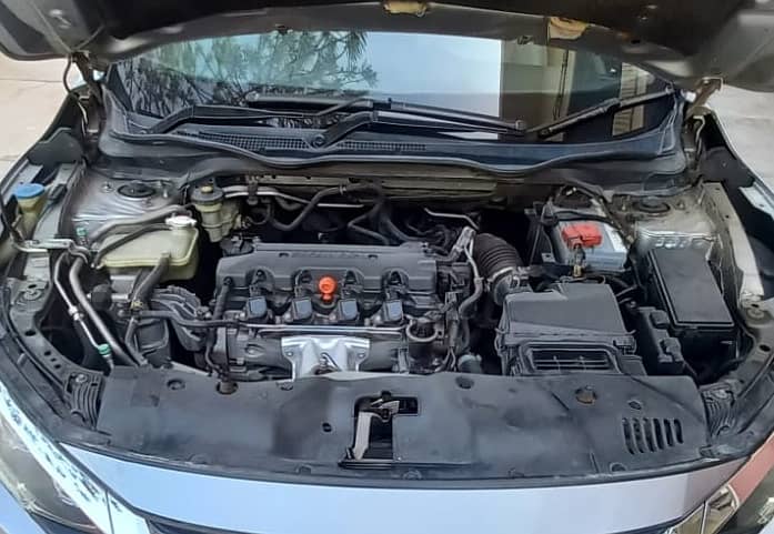 Honda Civic Oriel 1.8-VTEC CVT 2019 4