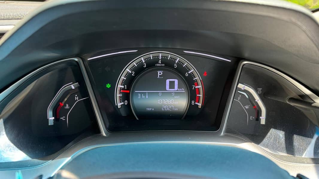 Honda Civic Oriel 1.8-VTEC CVT 2019 6