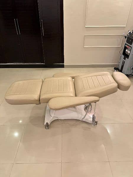 Electrical Couch with motors and Hydraulic Chair 3