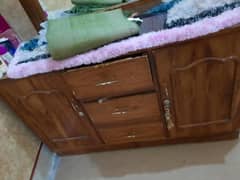 dressing table condition 10/7 lock available