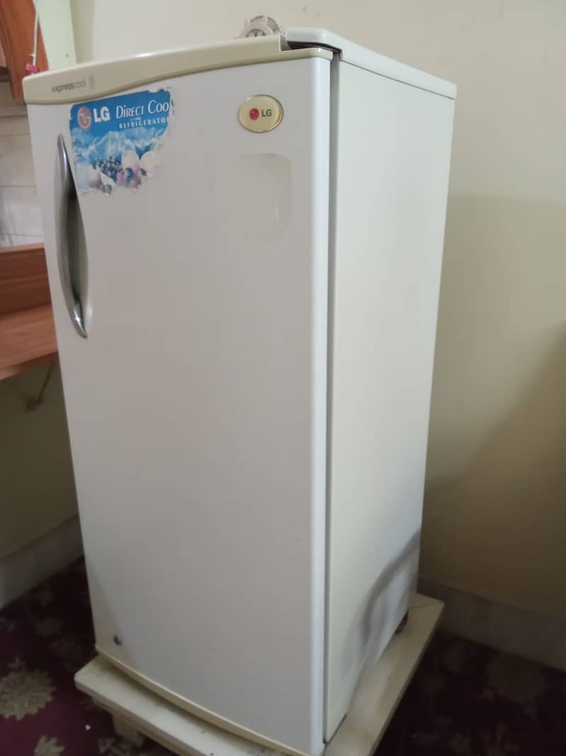 LG refrigerator 0