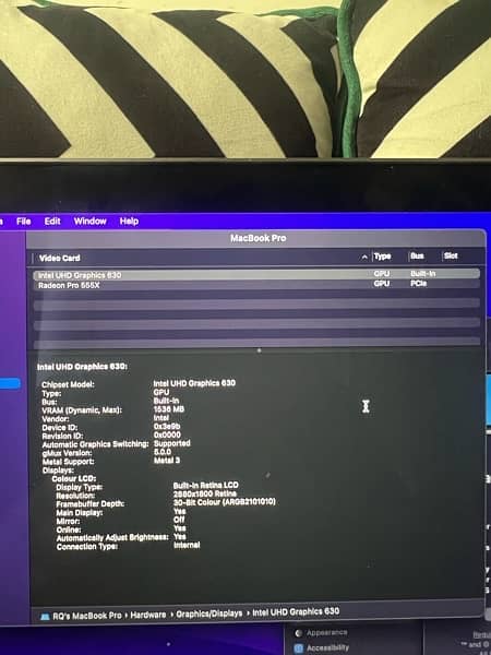 Macbook pro 2019 15”core i7 16/512 4GB Graphics in excellent condition 3