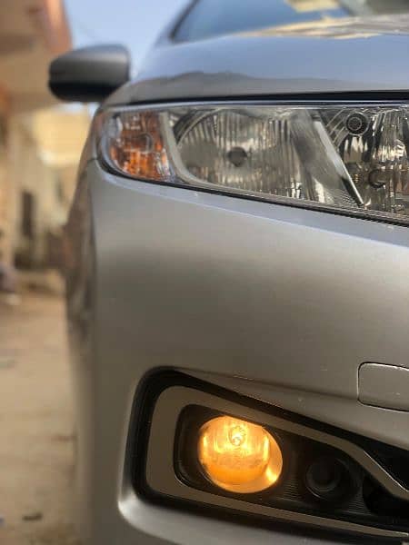 I am selling my car Honda Grace hybrid 2015 registration 2018 in Sindh 10