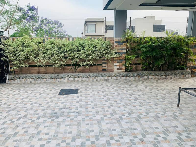 DHA PHASE 7 KANAL SLIGHTLY USED HOUSE PRIME LOCATION VERY REASONABLE RENT 4