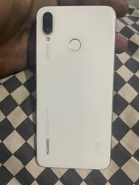 Huawei Nova 3i 0