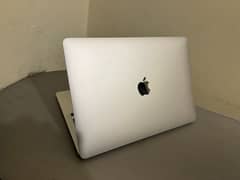 MacBook Air 2020 in Neat & Clean Condition