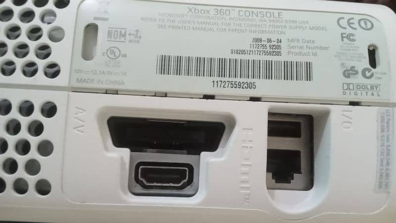 XBOX 360 WHITE COLOR just 1 month used 3