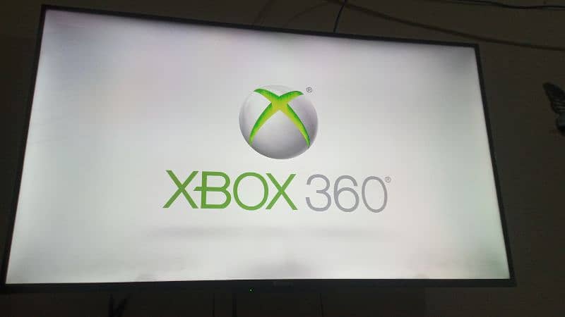 XBOX 360 WHITE COLOR just 1 month used 5