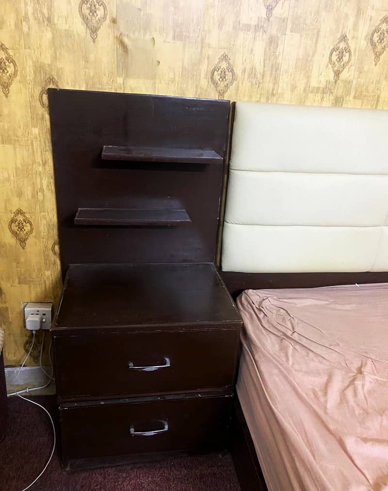 Bed set / Dressing table / Double bed / Side tables 3