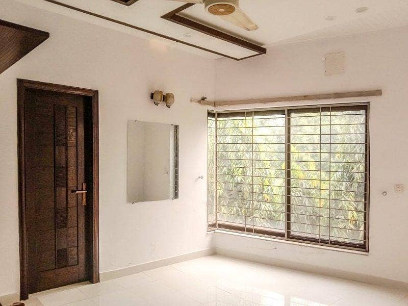 1 Kanal Upper Portion For Rent In Phase 6 3