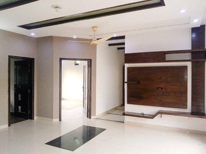 1 Kanal Upper Portion For Rent In Phase 6 4
