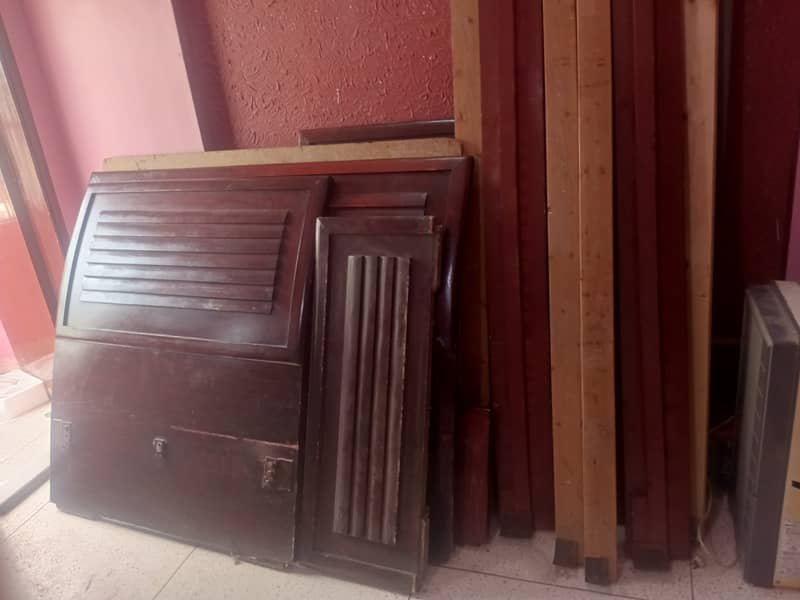 Two bed sets of wood single 4