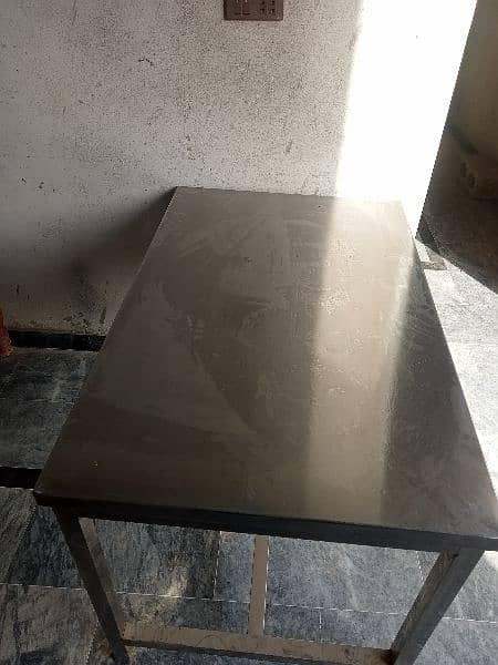 Table steel 2