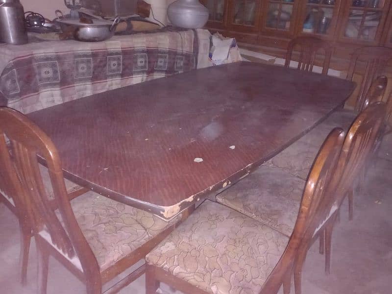Dinning Table and Chairs 0