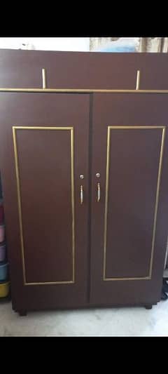 wooden cupboard 9/10 condition