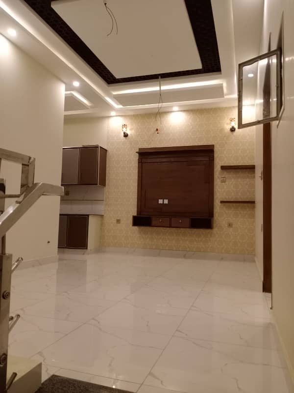 10 Marla Lower Portion Are Available For Rent in park view city Lahore 2