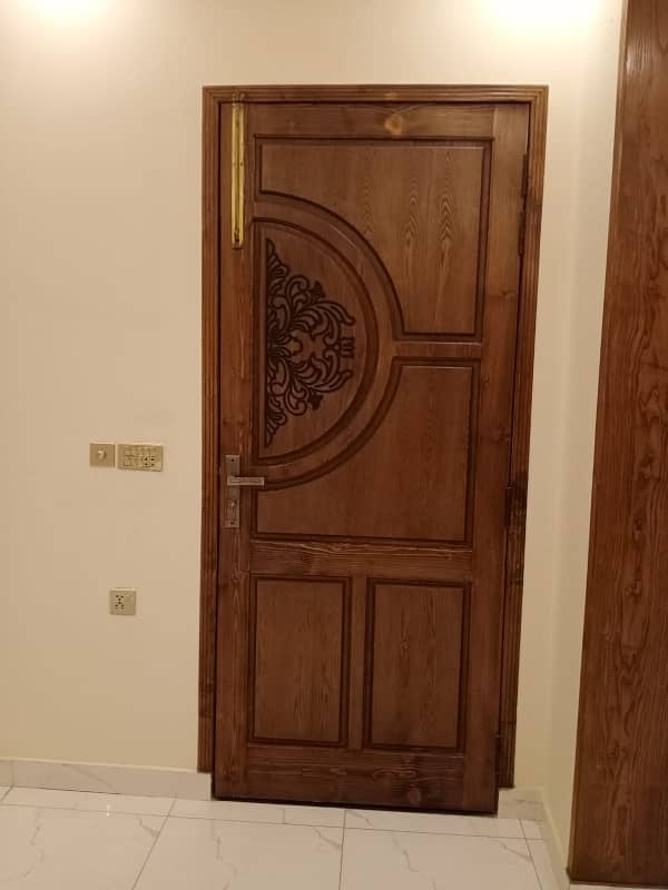 10 Marla Lower Portion Are Available For Rent in park view city Lahore 3
