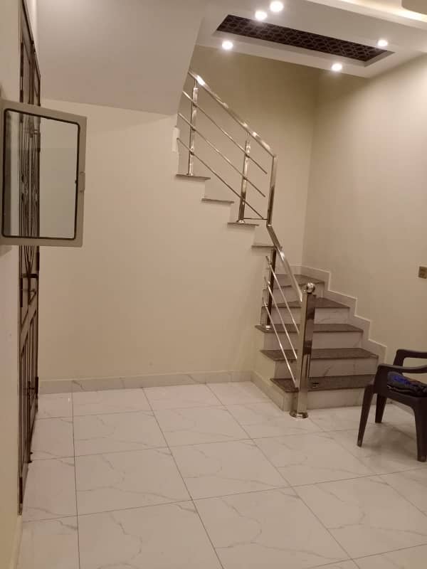 10 Marla Lower Portion Are Available For Rent in park view city Lahore 6
