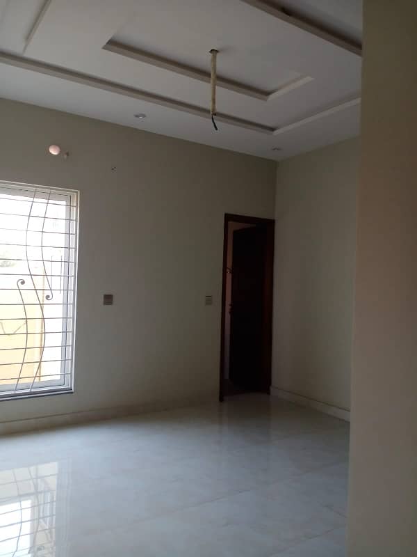 10 Marla Lower Portion Are Available For Rent in park view city Lahore 8