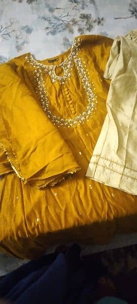 slightly used mahndi dress long kali frok with full dupatta 2