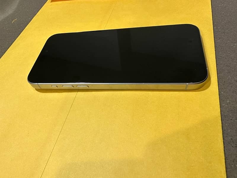 iPhone 15 Pro Max 256gb Non-PTA Factory Unlocked kit 6