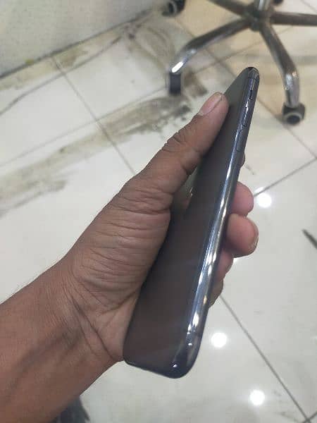 iPhone 11 pro 256 PTA Approved 7