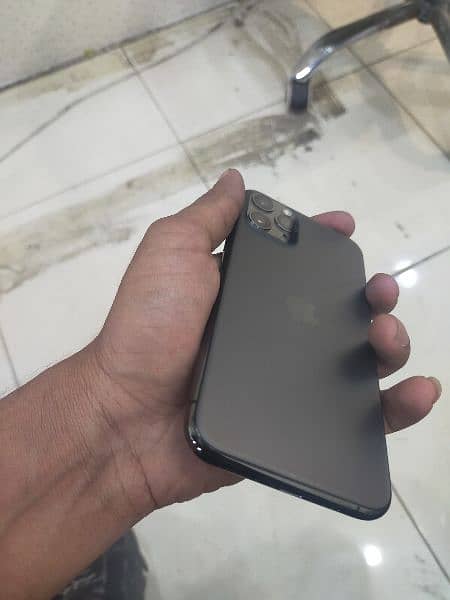 iPhone 11 pro 256 PTA Approved 8