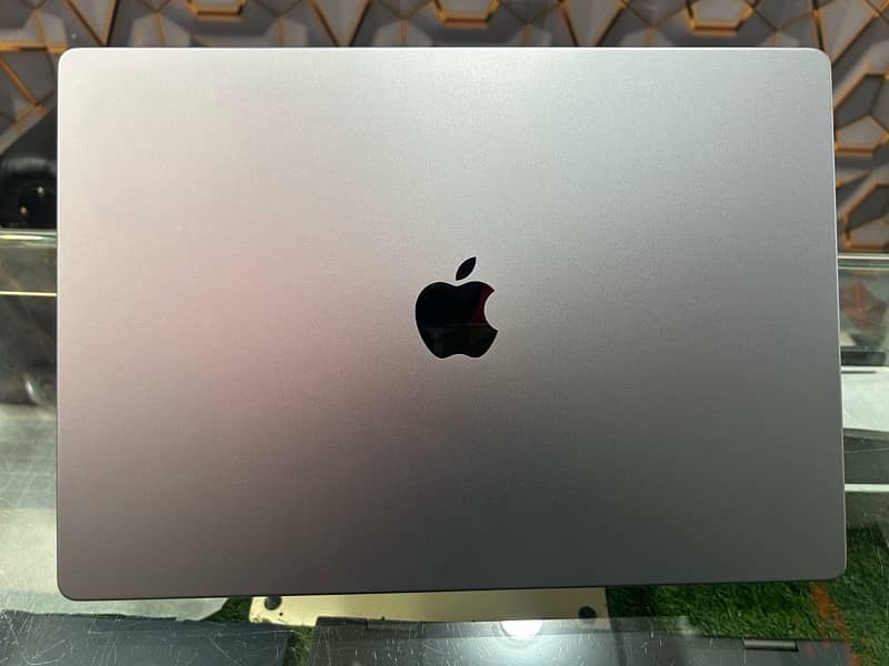 MacBook Pro M1 Max 16” 3