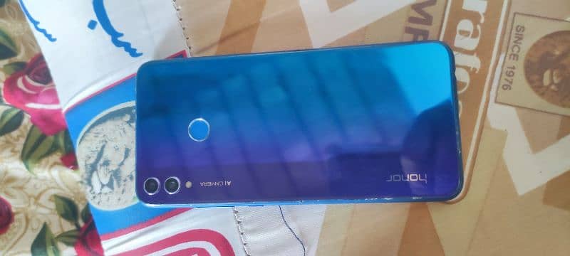 Huawei Honour 8x, condition used box hy but charger nhi 5
