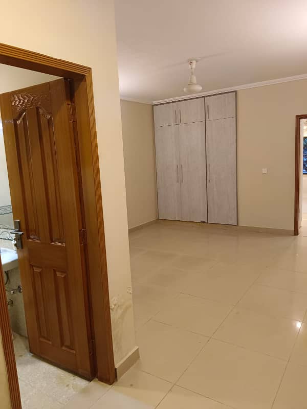 Exclusive 3-Bedroom Ground Floor Apartment For Sale In Rehman Garden, Near DHA Phase 2, Bhatta Chowk 18
