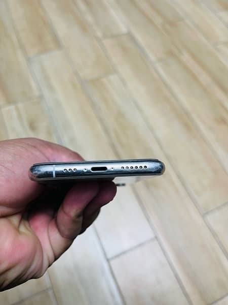 Iphone XS factory unlock non pta 3