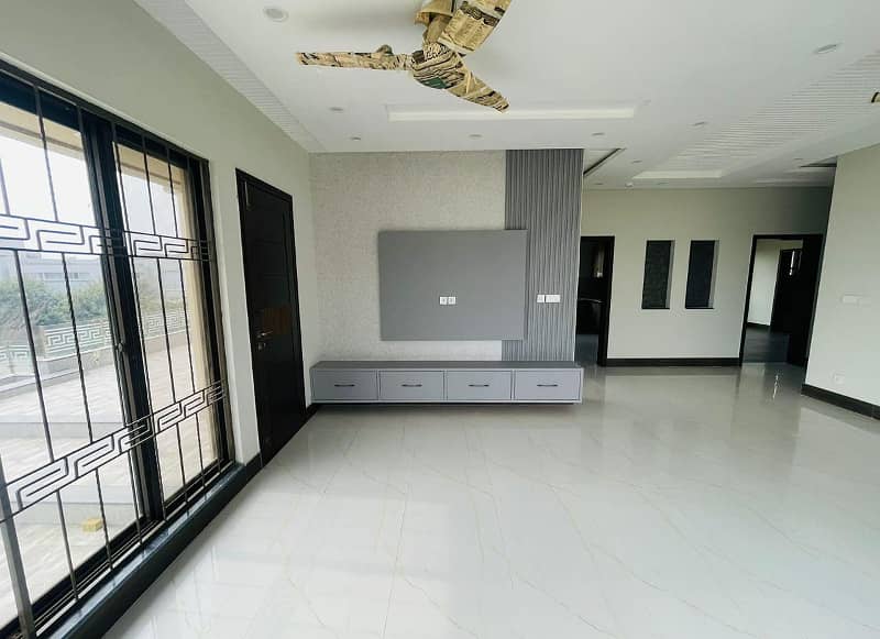 1Kanal Vitra Modern Design Upper Portion Available For Rent in DHA Near to Packages Mall 0