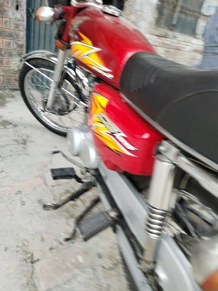 Honda CD 125 in Mint Condition 3