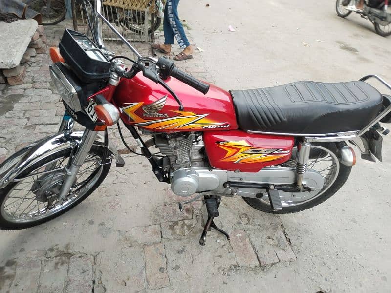 Honda CD 125 in Mint Condition 4