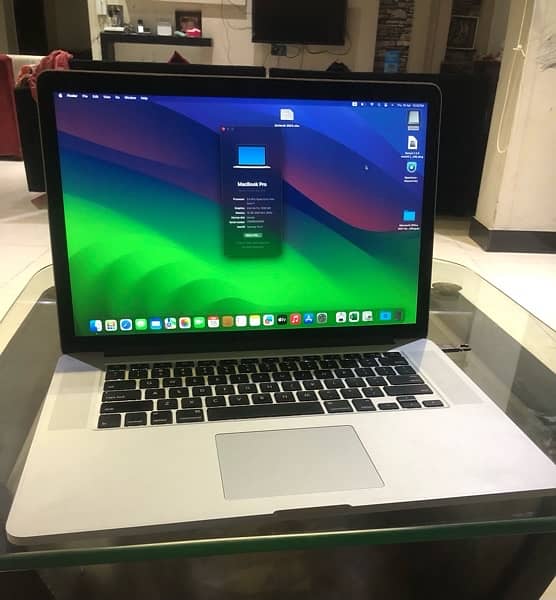 MacBook Pro 15 inch 1