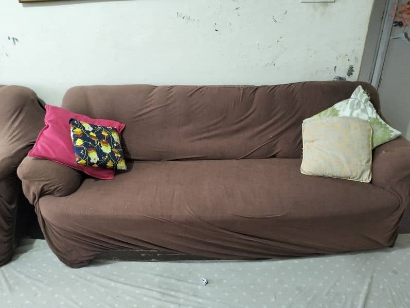 5 seater sofa only available at G-10/2 Islamabad, 1