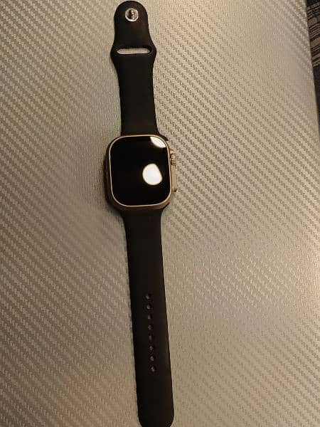 Ultra 8 Smart Watch 10/10 condition and All Futures Working 7